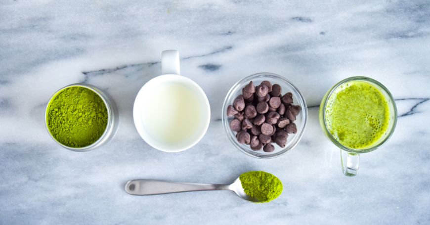 ingredients to prepare matcha latte with cocoa